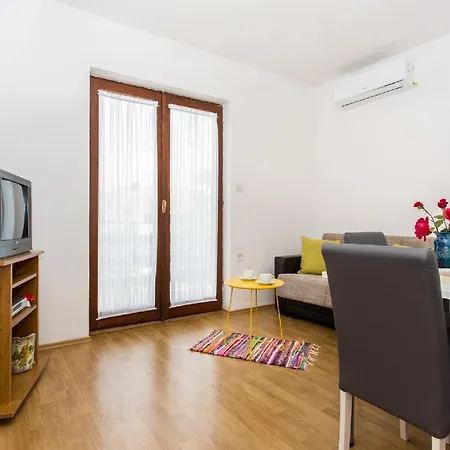 Apartment Broznic *