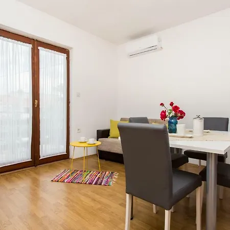 Broznic Apartment
